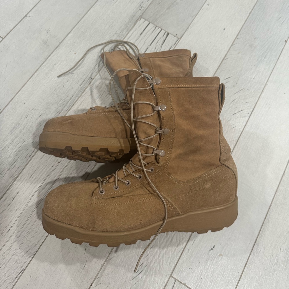 Belileville GorTex  Military boots   size  11 R color multi.